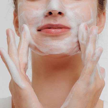 Houttuynia Cordata Clarifying Facial Cleanser 150ml - Image 4