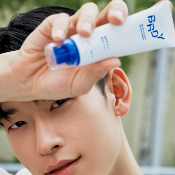 Blue Hydro Sunscreen 50ml - Image 4