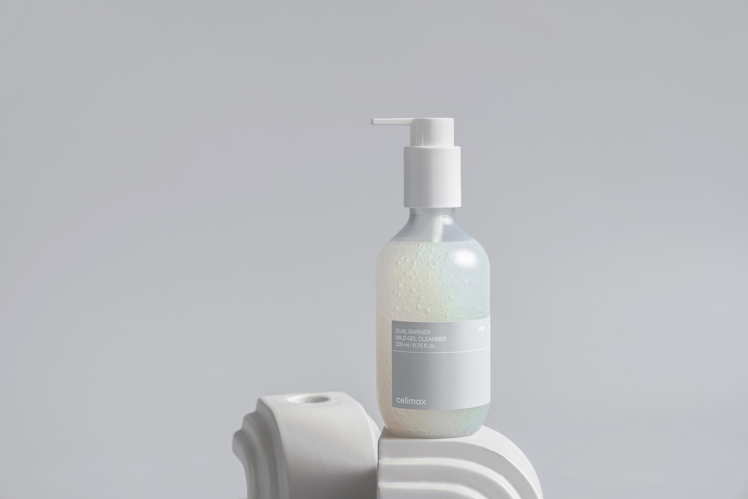 Dual Barrier Mild Gel Cleanser 200ml - Image 4