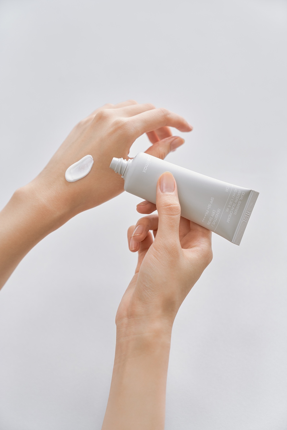 Dual Barrier Watery Sun Cream 40ml - Image 17