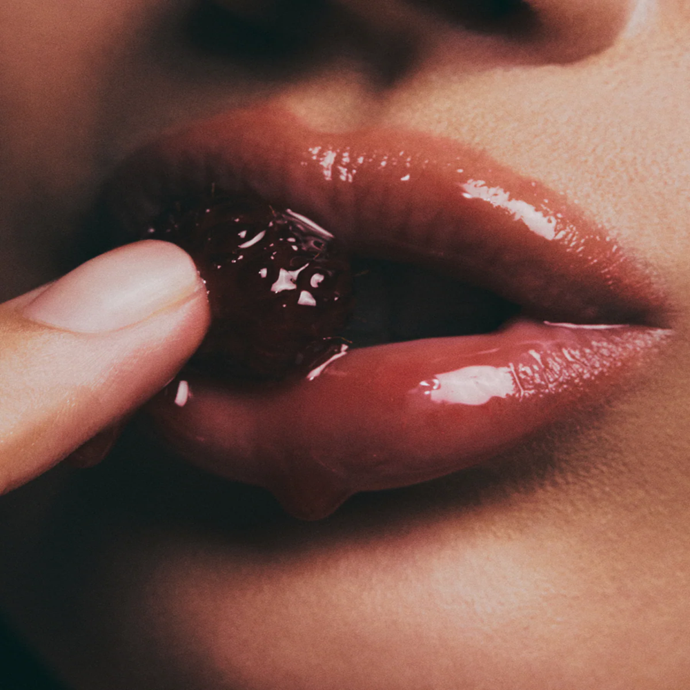 Vita Glow Lip Oil - Chilled Berry 4.5ml - Image 3